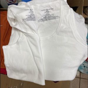 2 Tommy Hilfiger tanks top